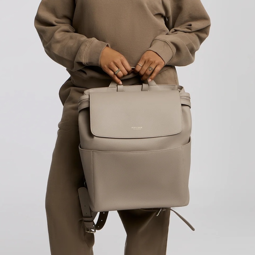 MINA BAIE -Kinney Backpack, vegan leather color sand, like new